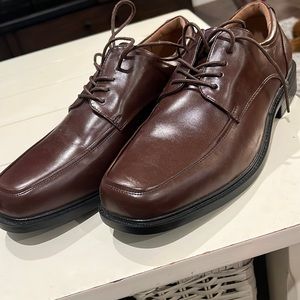 Croft & Barrow Ortholite Mens brown dress shoe, size 11 wide